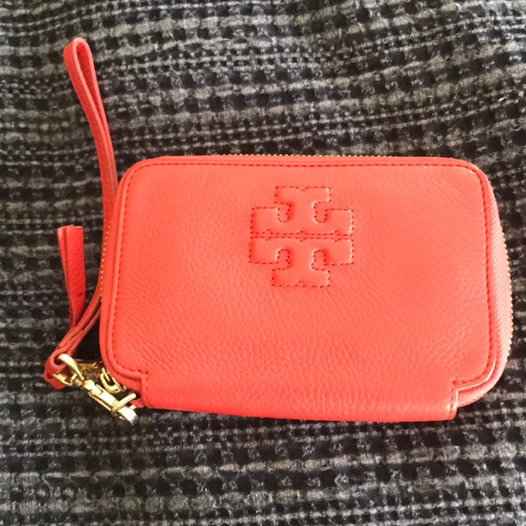 Tory Burch Handbags - Tory Burch wristlet